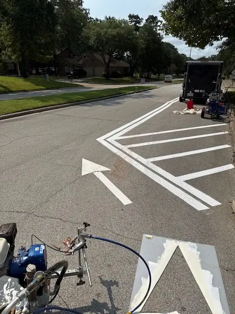 Roadway chevron striping
